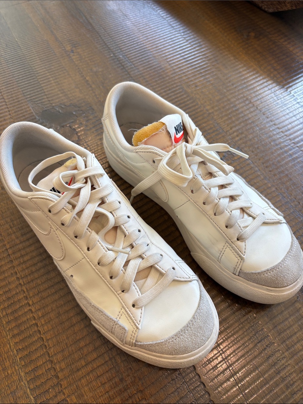 Nike Women’s White and Light Gray Low-Top Sneakers - Blazers - size 8.5